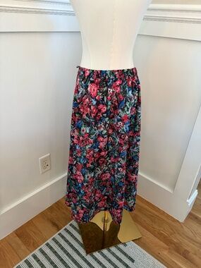 T Tahari Floral Midi Skirt Elastic Waist Lined Black Pink Blue Size Small